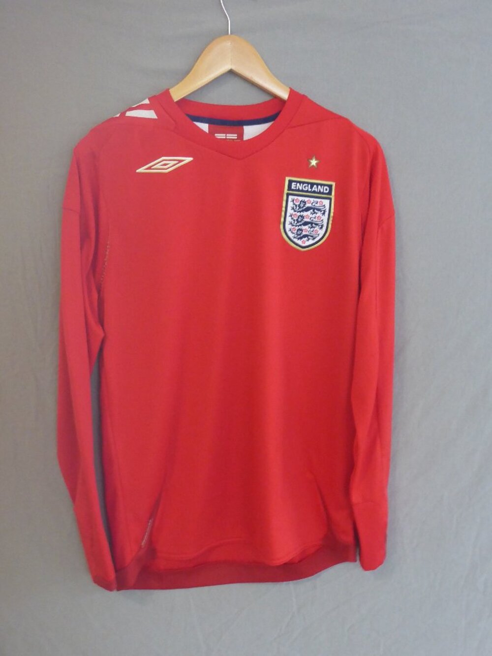 Mens Umbro Vintage England World Cup 2006 Jersey